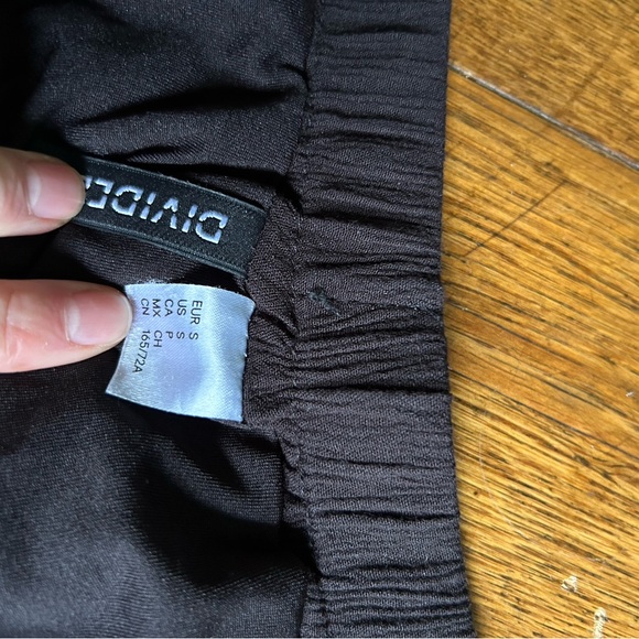 H and M black flowy maxi skirt - Picture 2 of 3